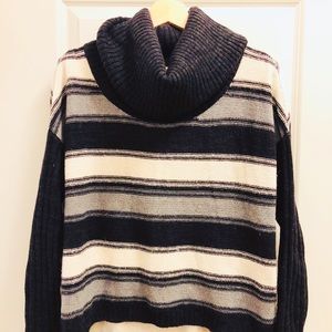 Black white strip turtleneck sweater